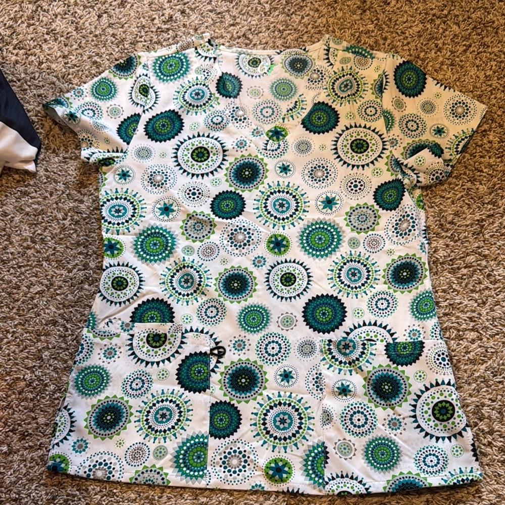 GT scrub top